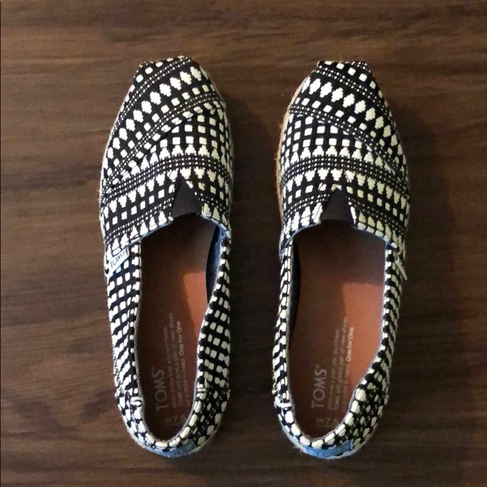 Toms